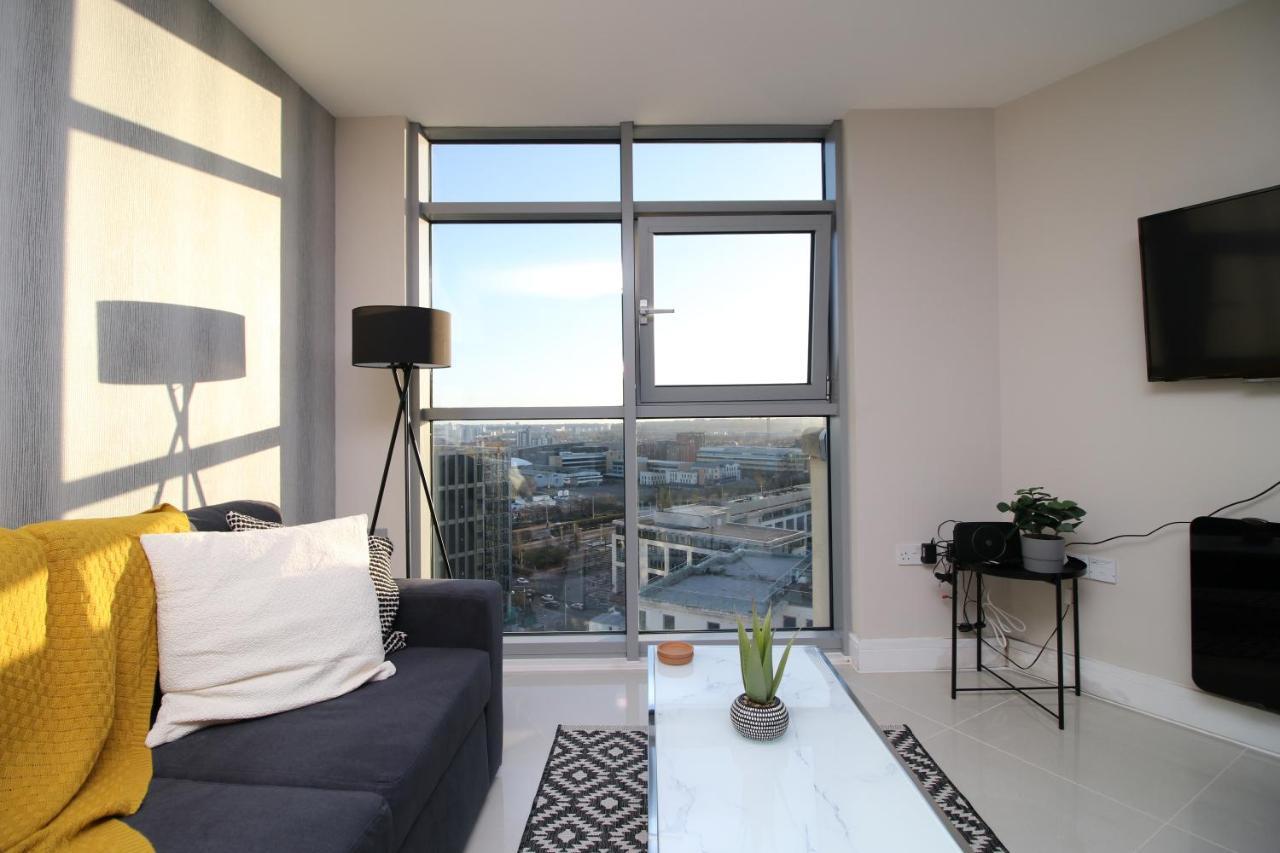 The Skyline - Luxury City Centre Flat With Designated Parking Cardiff Exterior photo