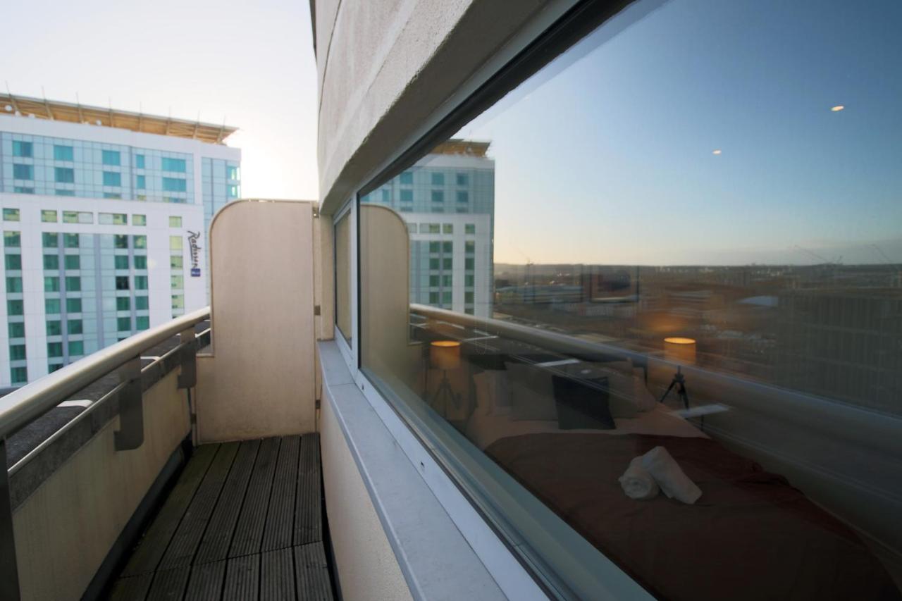 The Skyline - Luxury City Centre Flat With Designated Parking Cardiff Exterior photo