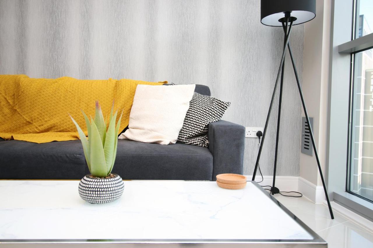 The Skyline - Luxury City Centre Flat With Designated Parking Cardiff Exterior photo
