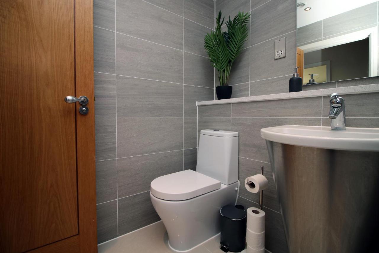 The Skyline - Luxury City Centre Flat With Designated Parking Cardiff Exterior photo