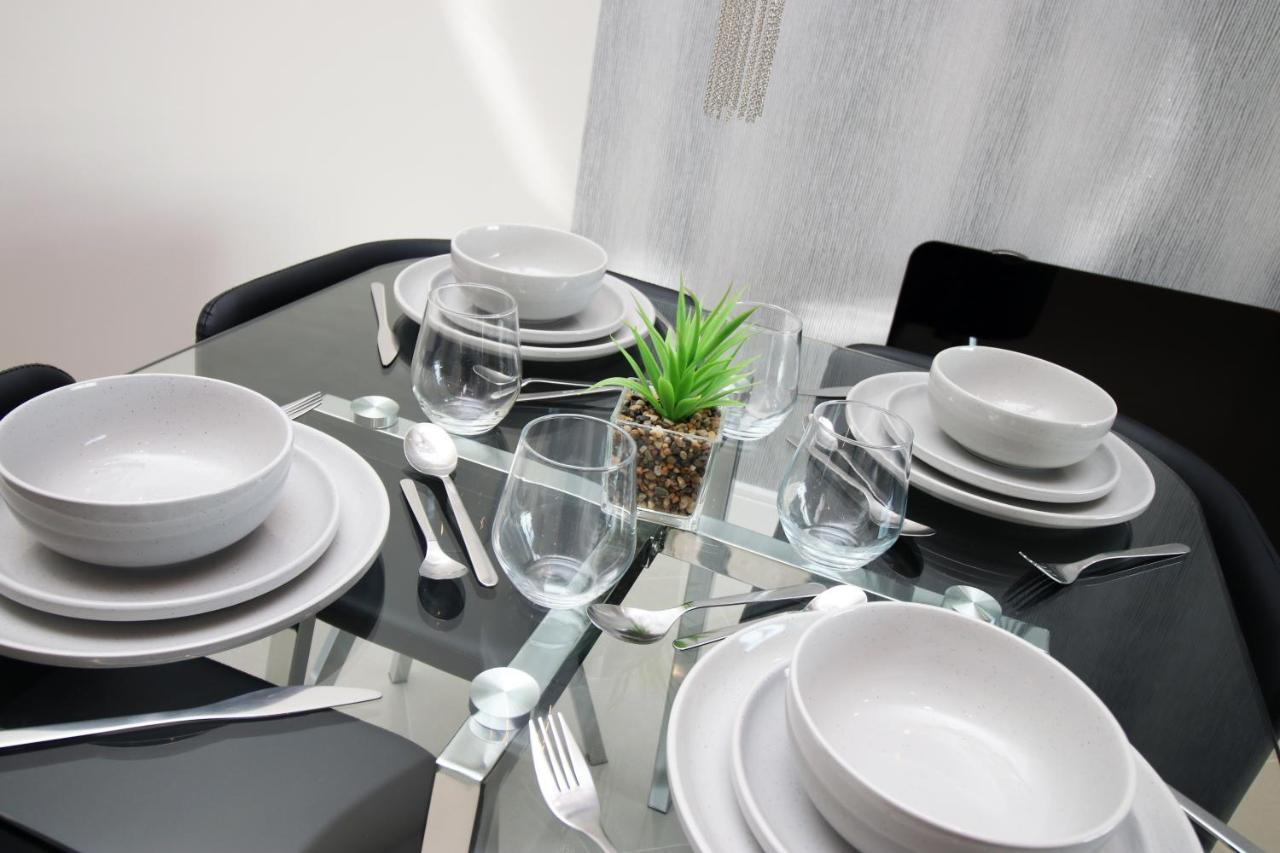 The Skyline - Luxury City Centre Flat With Designated Parking Cardiff Exterior photo