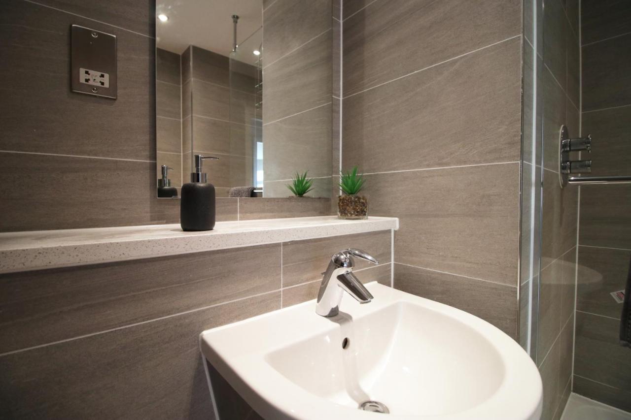 The Skyline - Luxury City Centre Flat With Designated Parking Cardiff Exterior photo