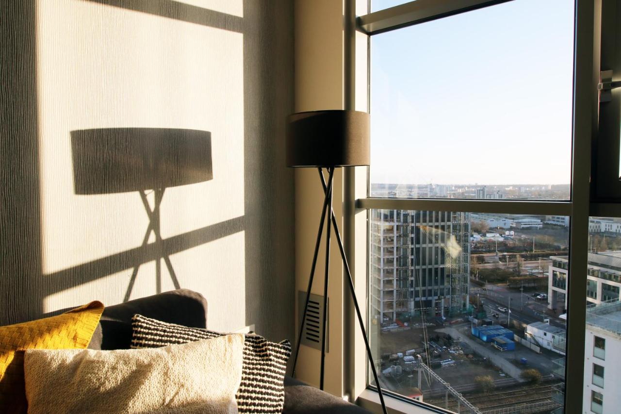 The Skyline - Luxury City Centre Flat With Designated Parking Cardiff Exterior photo